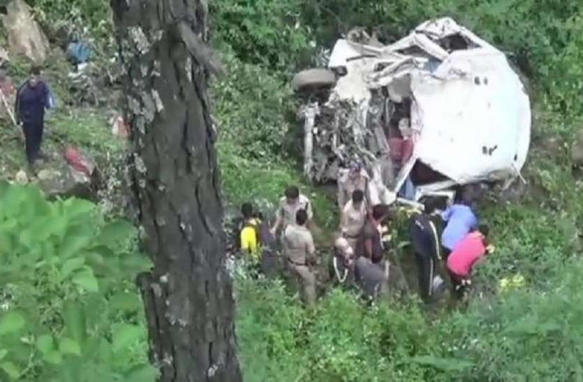 uttrakhand उत्तरकाशी और हिमाचल में दो भीषण सड़क हादसे, 16 की दर्दनाक मौत