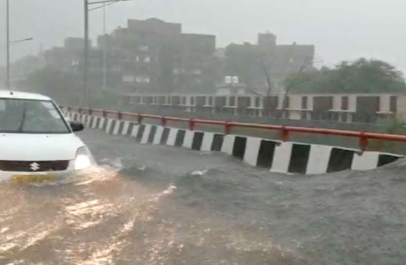 delhi weather दिल्ली : तेज बारिश की वजह से टूटा 8 साल का रिकॉर्ड, 2 सितंबर रहा सबसे ठंडा दिन