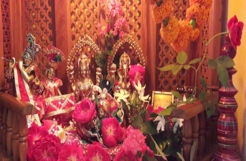 Krishna Janmashtami 2018 खाटू श्याम मन्दिर में मूविंग झांकी के संग मेले का आनन्द