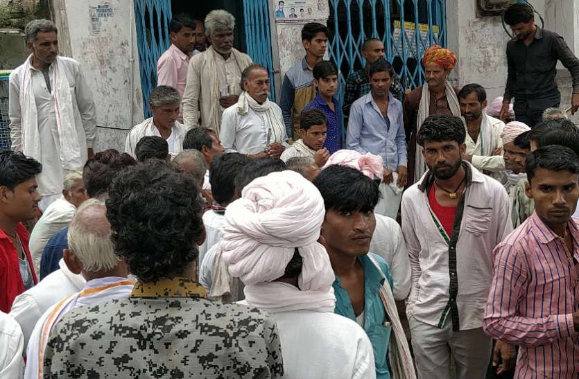 kisaan इस वजह से किसानों ने किया हंगामा, एसडीएम को की शिकायत