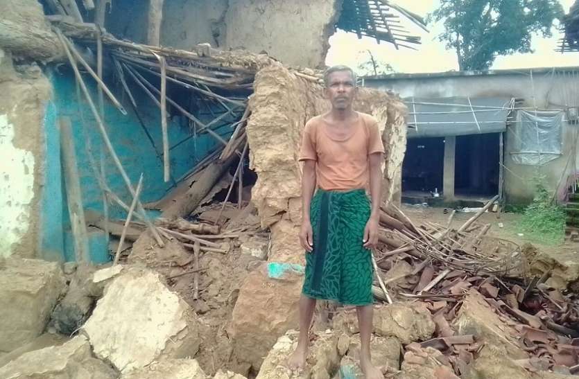 balaghat news मूसलाधार बारशि से बेघर हुए ग्रामीण