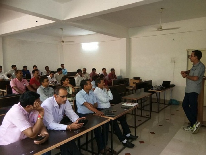 budget camp उदयपुर में कक्षा एक से दस तक की पुस्तकों को दीक्षा पोर्टल पर लाने के लिए दिया जा रहा हैै प्रशिक्षण