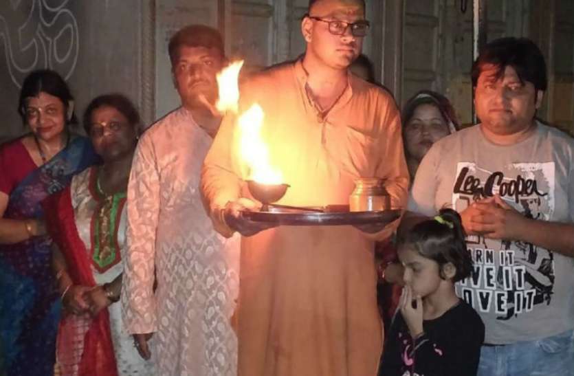 Save Yamuna यमुना बचाने के लिए भगवान शिव की शरण में पहुंचे भक्त, कृष्ण जन्माष्टमी पर लिया ये संकल्प, देखें वीडियो