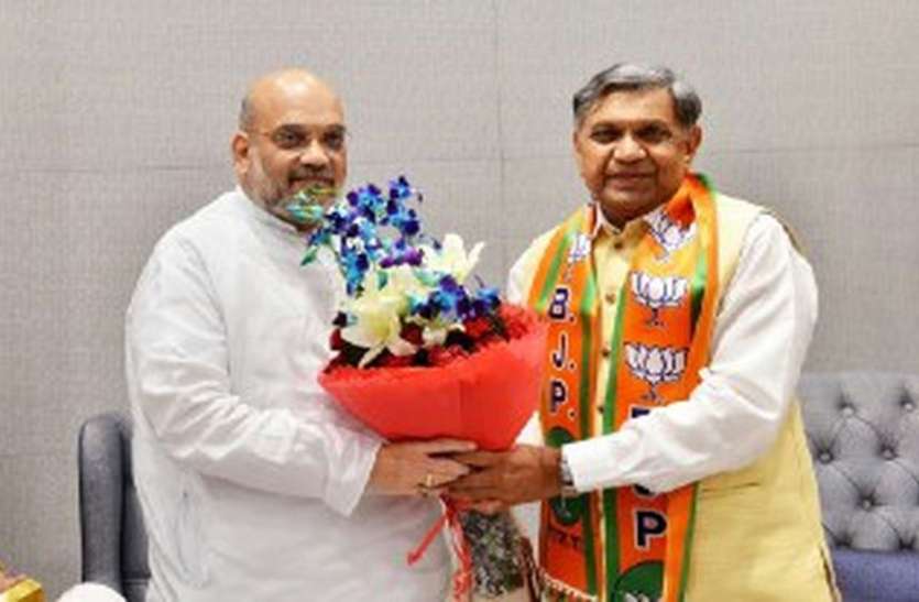 prime minister narendra modi गुजरात में कांग्रेस को झटका, पटेल समुदाय के प्रभावशाली नेता जीवा भाई ने भाजपा का दामन थामा