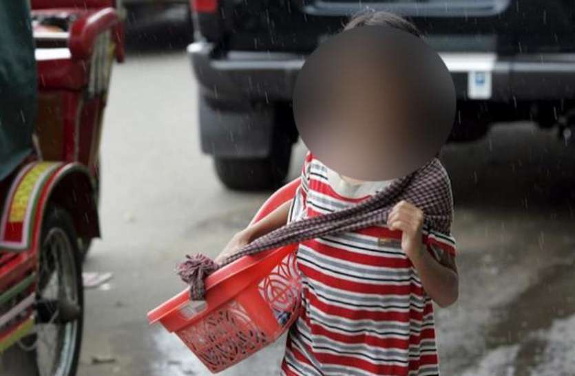 आठ वर्ष की बच्ची से एक शख्स करवाता था घर के काम शर्मनाक: आठ वर्ष की बच्ची से करवाता था घर के काम, तंग आकर मालिक के चंगुल से भाग निकली