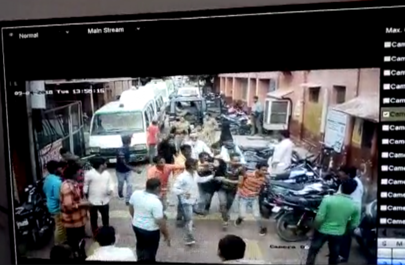 live kidnapping मुजफ्फरनगर जिला अस्पताल में मेडिकल कराने गई युवती का पुलिस की कस्टडी से अपहरण