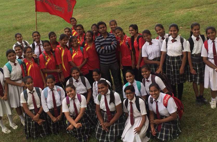 winner-in-the-vanasthalee-competition वालीबॉल में वनस्थली विजेता तो इमानुअल उप विजेता रही