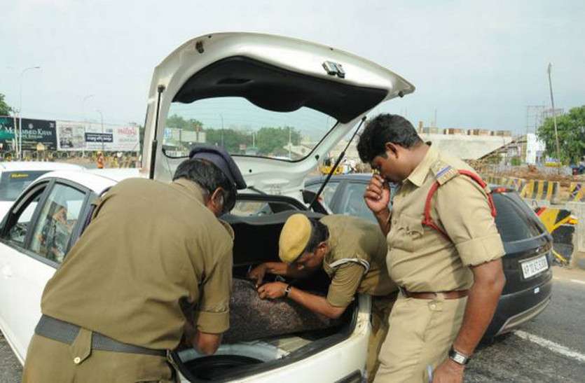 ganja news पुलिस ने जब चेकिंग के लिए रोकी कार तो भरा था इतना नोट कि बैठने की नहीं थी जगह, फिर जो हुआ...