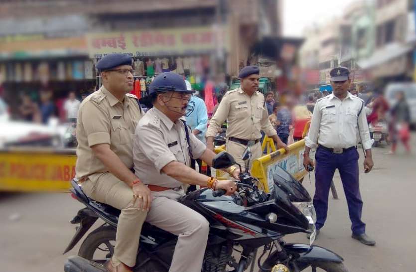 The helmets were not negotiators action हेलमेट के लिए कार्रवाई नहीं समझाइश दी