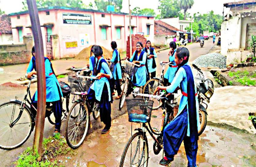 system भूमिपूजन कार्यक्रम के लिए प्राचार्य ने बदल दी स्कूल की टाइमिंग