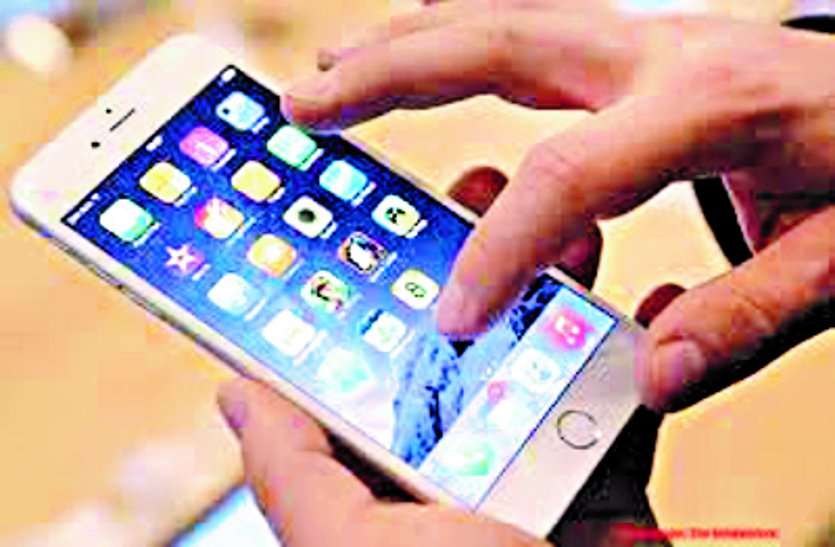 system ब्लाक के 55 पंचायतों में वितरित होना है स्मार्ट मोबाइल