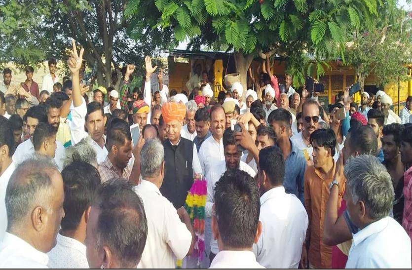 ex cm visit बस चुनावों का इंतजार, प्रदेश की जनता चाहती है बदलाव : गहलोत