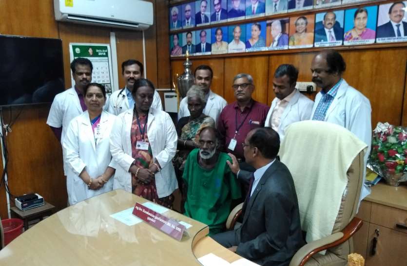 doctors of Stanley hosp. give new life to patient डॉक्टरों ने अधेड़ की सर्जरी कर दिया नया जीवन