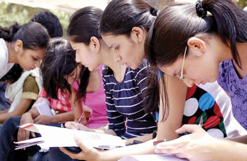 education Education Updates: प्रीति गुप्ता को मिलेगा एकेटीयू चांसलर मेडल, एबीवीपी करेगा सेमेस्टर प्रणाली का विरोध