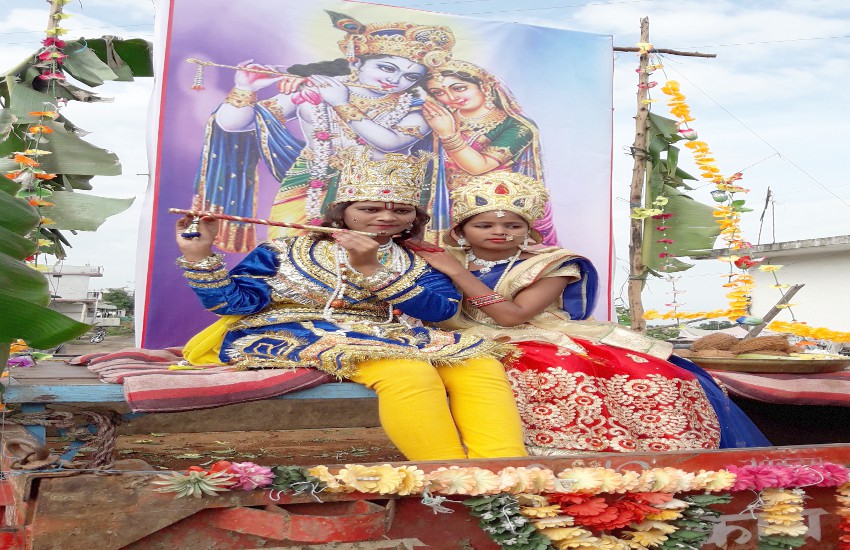 Krishna Janmashtami, Radha, Janmotsav, Pooja, Temple, Organizing बाजे-गाजे के साथ निकली शोभायात्रा
