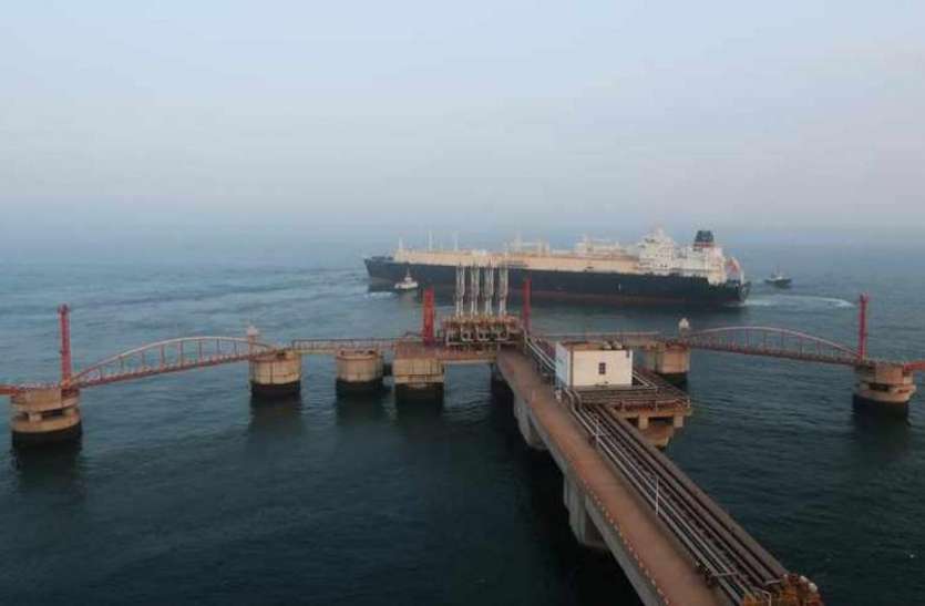 oil अमेरिका के दबाव में नहीं आने वाला भारत, दोबारा शुरू की ईरान से तेल आयात सेवा