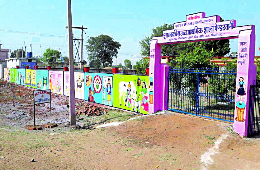 balod patrika Chhattisgarh जुनून ऐसा कि खुद की राशि से स्कूल को बना दिया प्रदेश में आदर्श