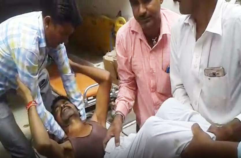 Bhinmal संकल्प रैली में जा रहे कांग्रेसी कार्यकर्ताओं की गाड़ी पलटी, कई घायल, पार्टी में हडक़ंप