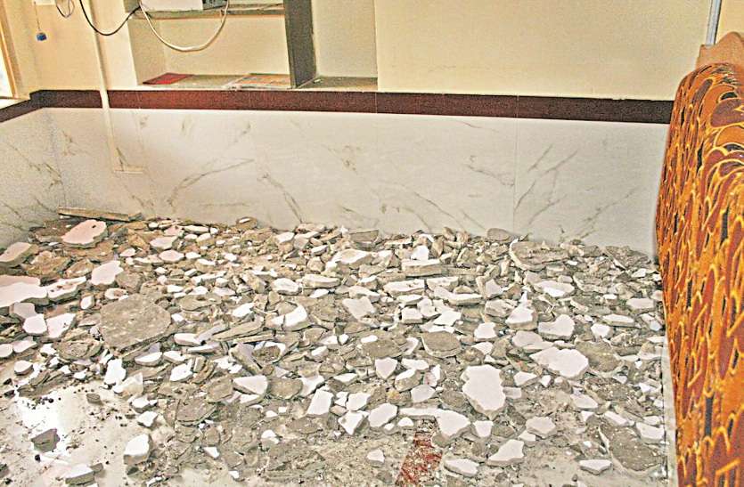 balotra news जिला न्यायाधीश के सरकारी आवास की छत का प्लास्टर उखड़ा, न्यायाधीश, पत्नी व पुत्र हुए चोटिल