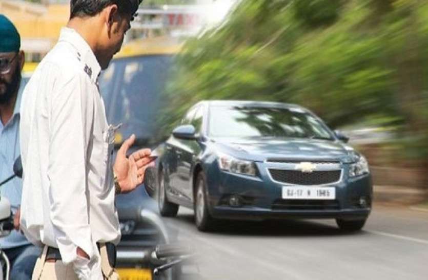 car कार चलाते समय कर रहे थे ऐसा, 3 माह में 63 लाइसेंस निरस्त, अब काट रहे परिवहन विभाग के चक्कर