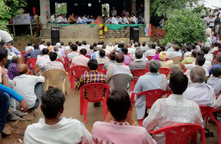 किसानों की महापंचायत में होगा राजनीतिक मंथन 110 गांवों के किसानों को घर घर दिया न्योता किसानों की महापंचायत में होगा राजनीतिक मंथन 110 गांवों के किसानों को घर घर दिया न्योता