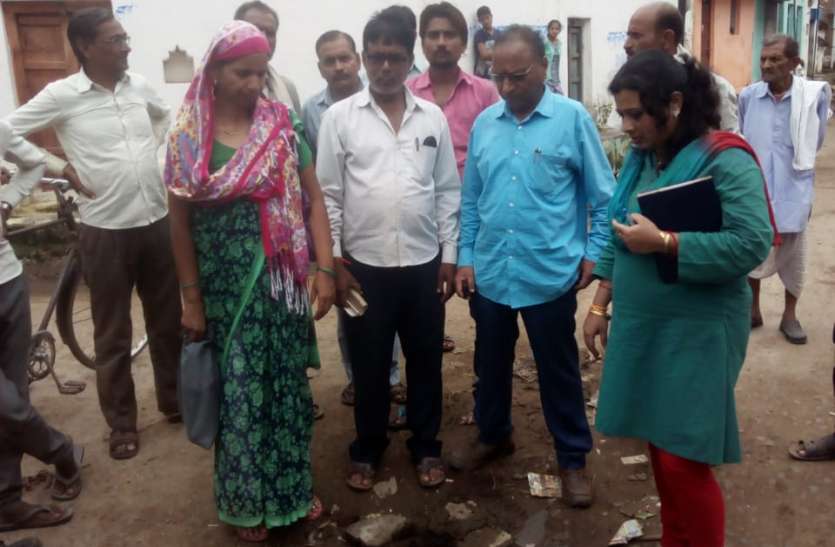 Chhatarpur गांव पहुंची स्वास्थ्य विभाग की टीम, 13 मरीज मिले उल्टी-दस्त से पीडि़त