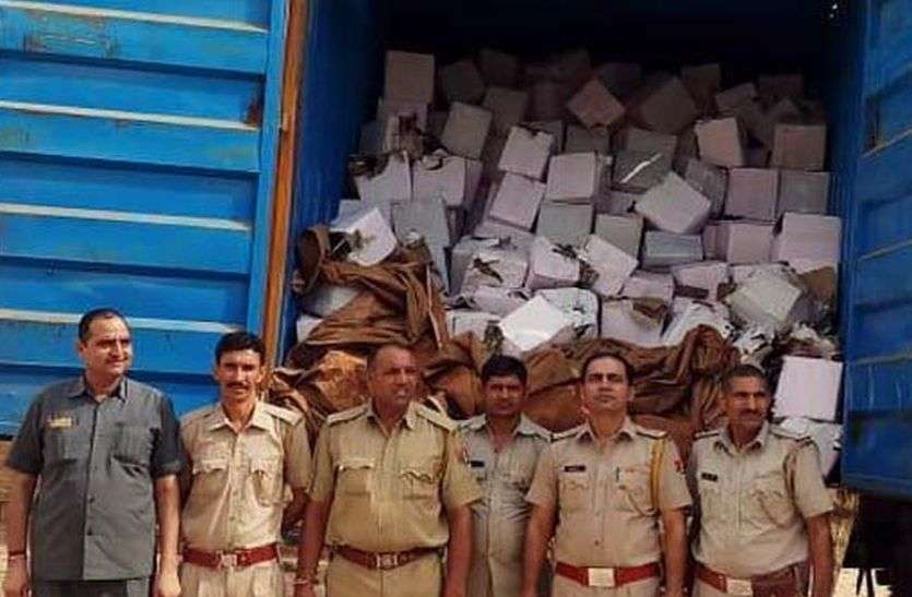 churu photo 02 अवैैध शराब से भरा ट्रक जब्त, आरोपी फरार,