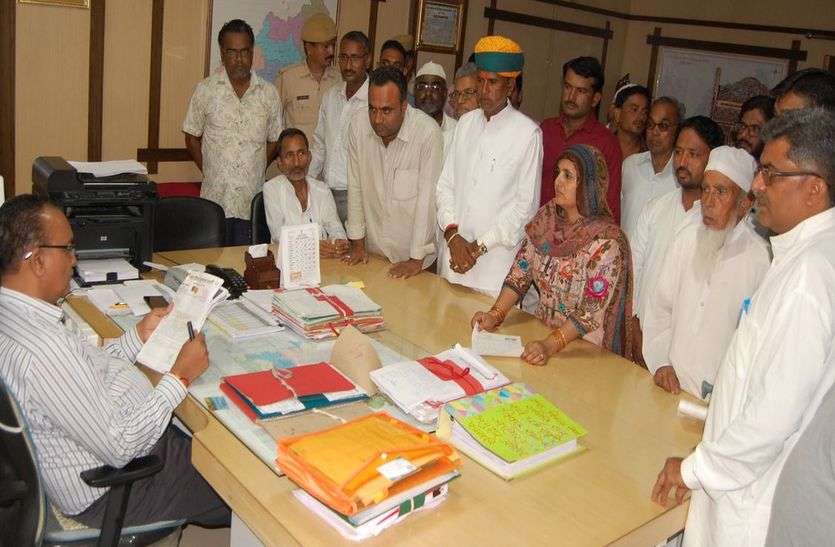 jalore# cm gaurav yatra गौरव यात्रा की सभा में जाते हुए मौत, मांगा मुआवजा