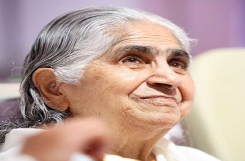 peace,work,chant,deeds, प्रतिदिन अपने कर्मों के बारे में सोचना ही सद्मार्ग : दादी जानकी