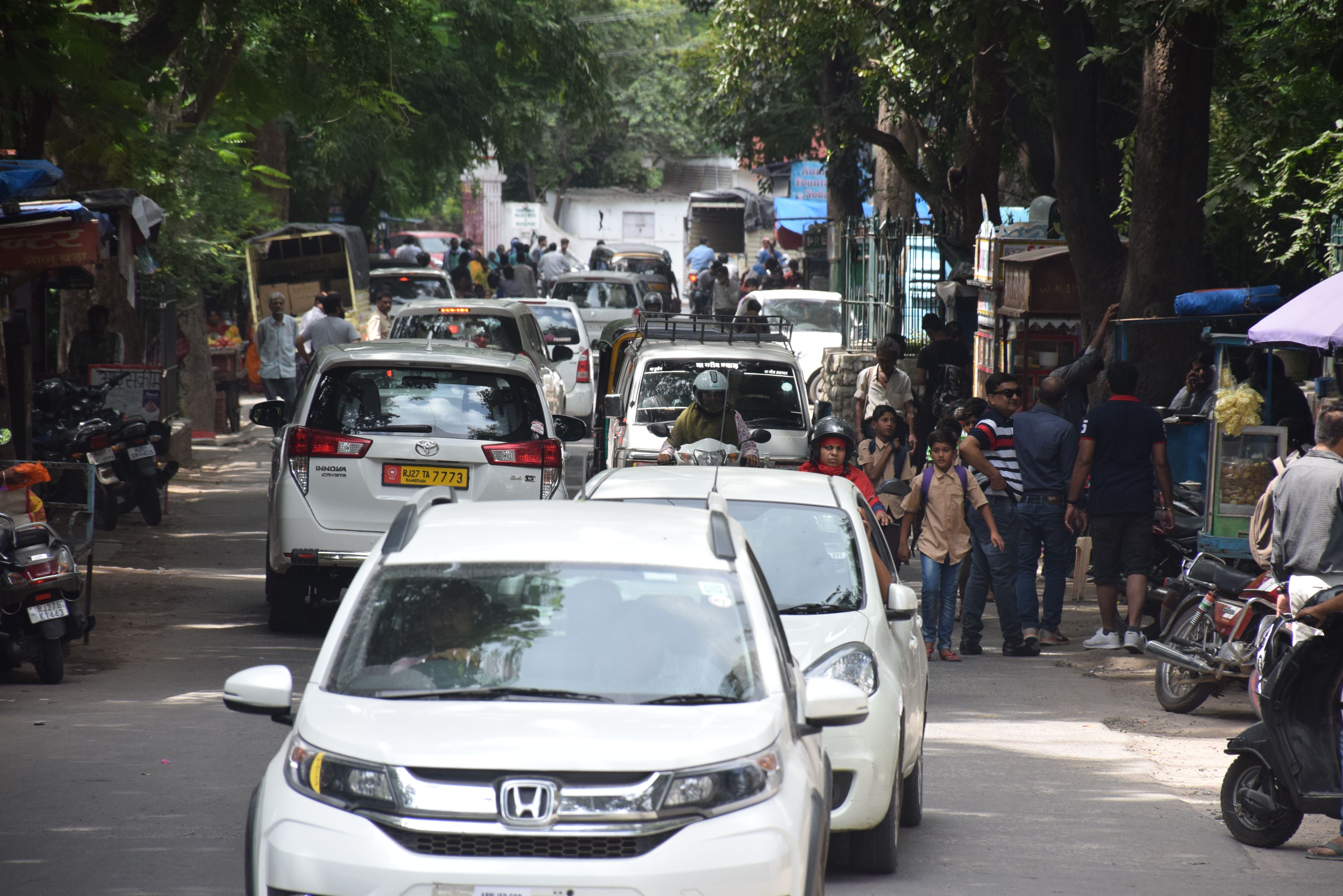 Udaipur Traffic Police Tourists In Udaipur उदयपुर में यातायात पुलिस ने अचानक बिना सोचे समझे