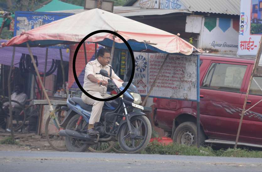 dewas सुबह एसपी ने हेलमेट पहन दिया संदेश दोपहर में स्टाफ ही नहीं कर पाया पालन
