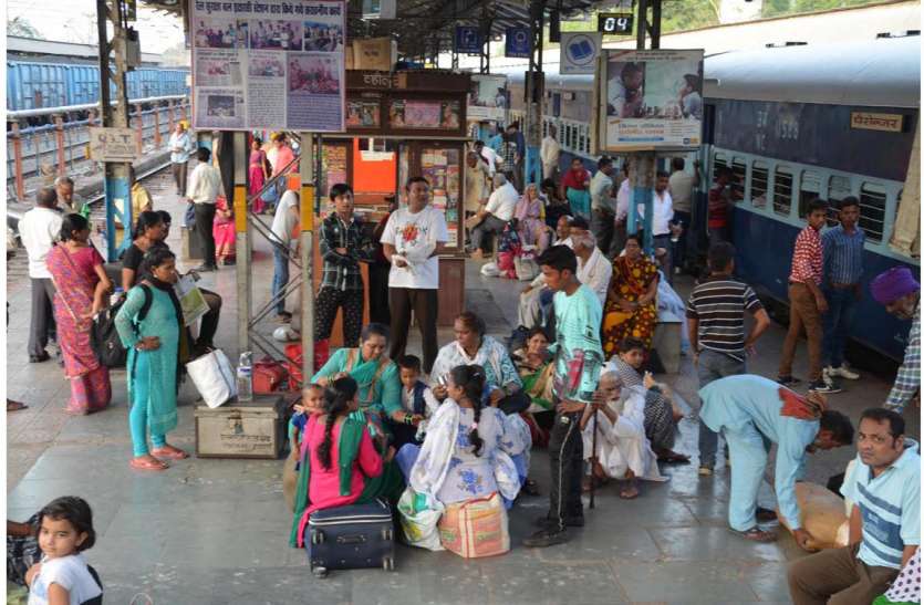 itarsi, railway station, retiring room, online booking, passengers ए ग्रेड स्टेशन के रिटायरिंग रूम से यात्रियों की दूरी, पड़ा रहता है खाली..