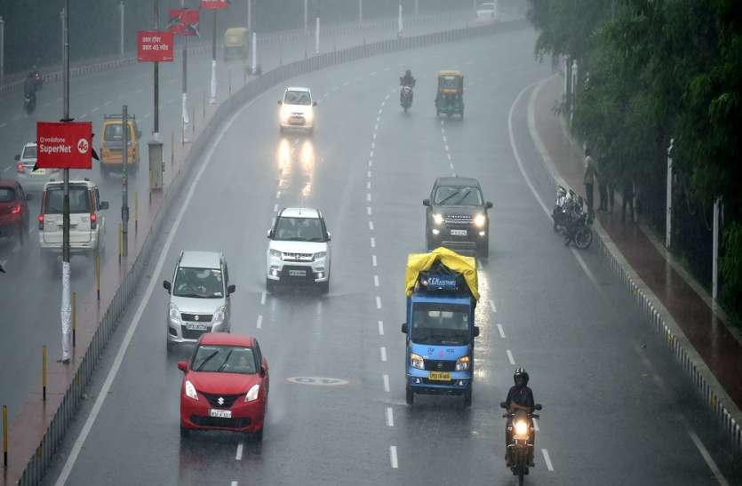 lucknow बारिश बनी मुसीबत, कई मकान गिरे, कई लोगों की मौत