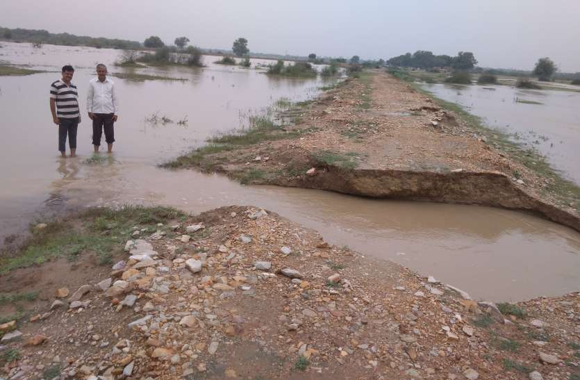 एनीकट टूटे बढ़ी पानी की आवक, कई एनीकट टूटे