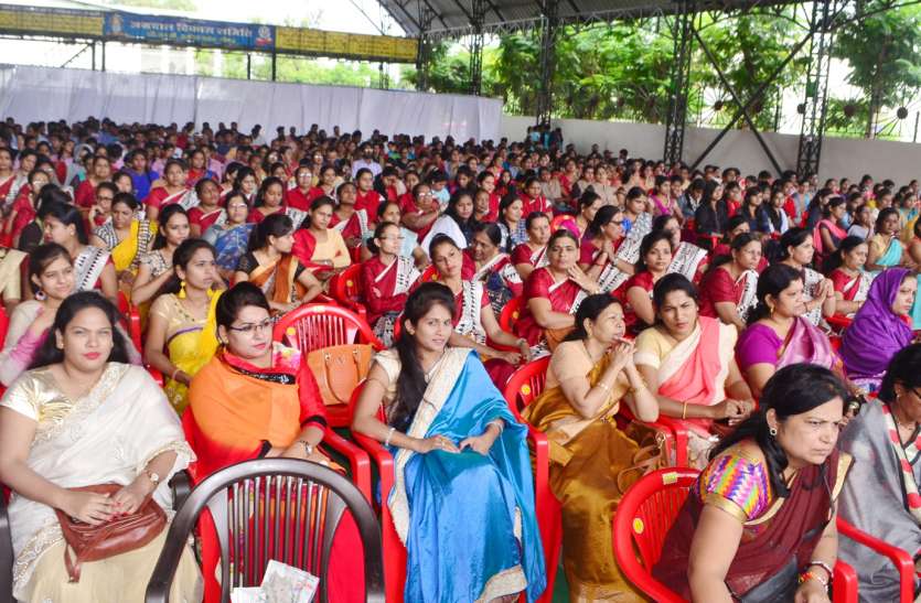 Letest Education News In Hindi Neemuch गणेशजी की मूर्ति बनाकर कहा शासन को दें सद्बुद्धि
