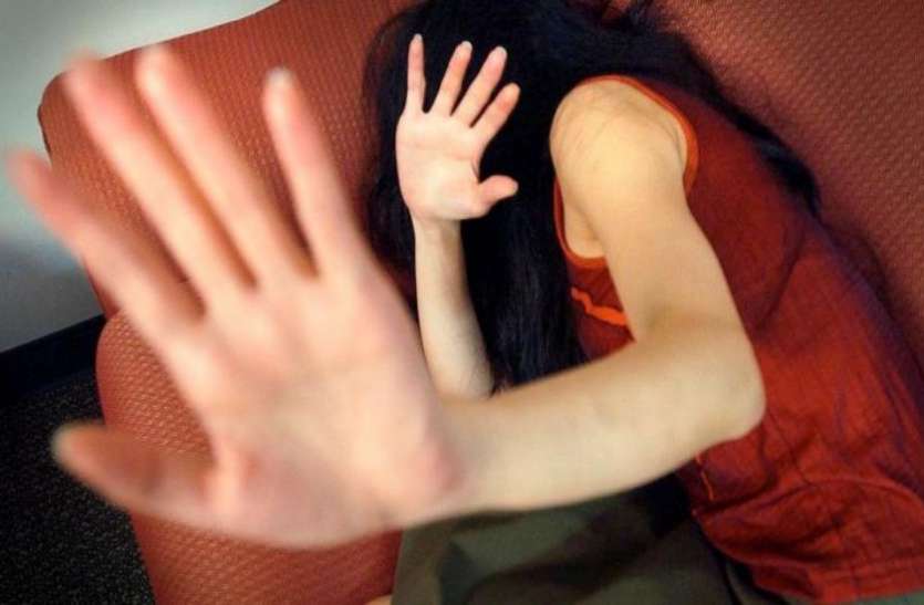 gang rape 6 लोगों ने नाबालिग से किया गैंगरेप, विरोध करने पर ब्लेड से इस जगह किया हमला