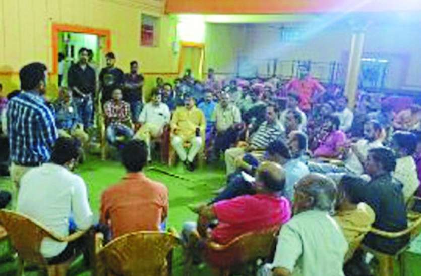 कल बंद के लिए आज व्यापारियों से समर्थन जुटाएगा सपाक्स कल बंद के लिए आज व्यापारियों से समर्थन जुटाएगा सपाक्स