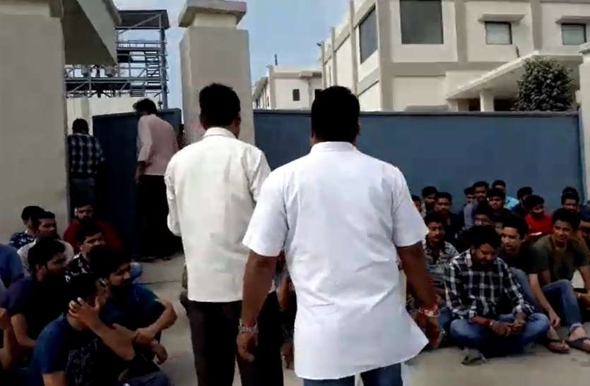 worker died उदयपुर में फैक्ट्री में संदिग्ध हालत में हुई श्रमिक की मौत, मुआवजे पर बवाल.. राजनीतिक दखल के बाद समझौता