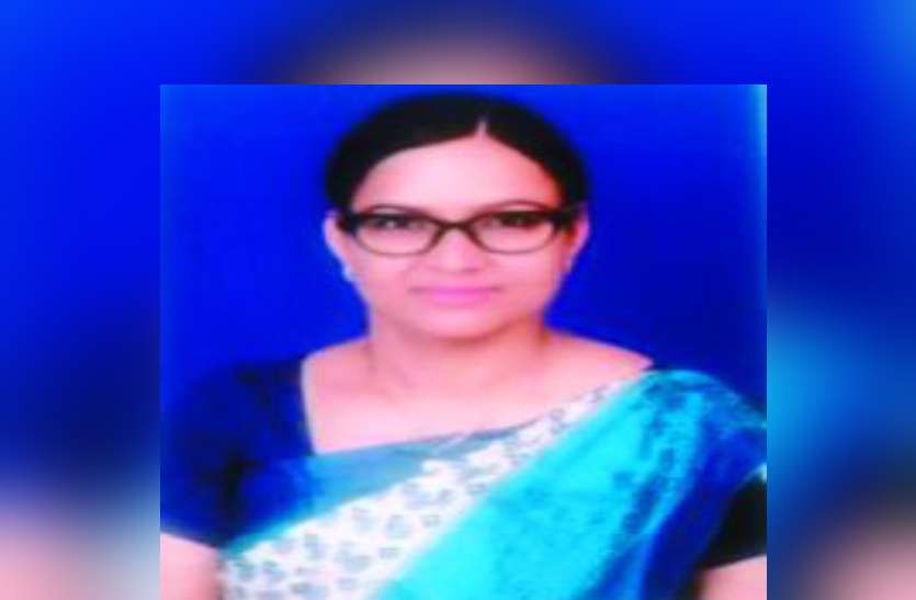 Woman Teacher शिक्षक दिवस विशेष : टूटकर बिखरी नहीं बल्कि दूसरों का बनी सहारा
