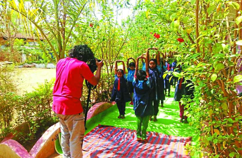 patrika इस सरकारी स्कूल पर आया बॉलीवुड का दिल, सिल्वर स्क्रिन पर चमकेगी उपलब्धियां, कैसे यहां पढ़ें