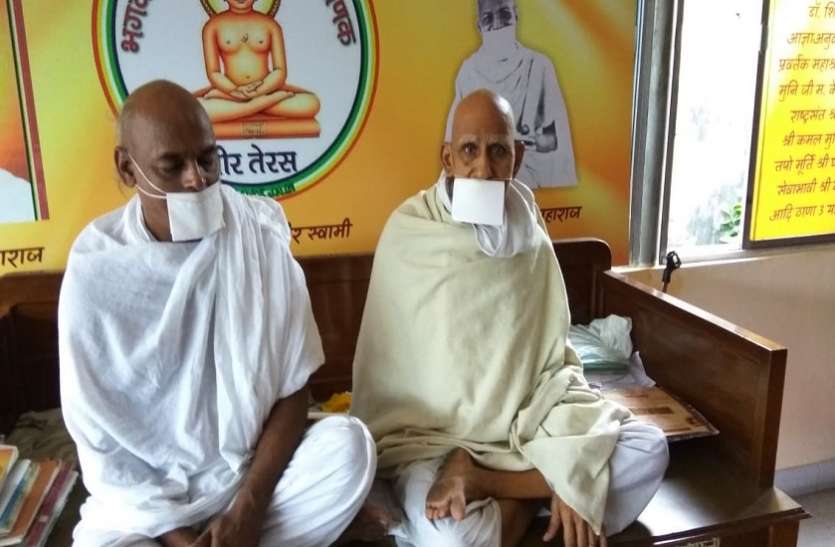 kolkata ‘धर्म और मानवता के नाम पर कलंक हैं विलासिता में डूबे गुरु’