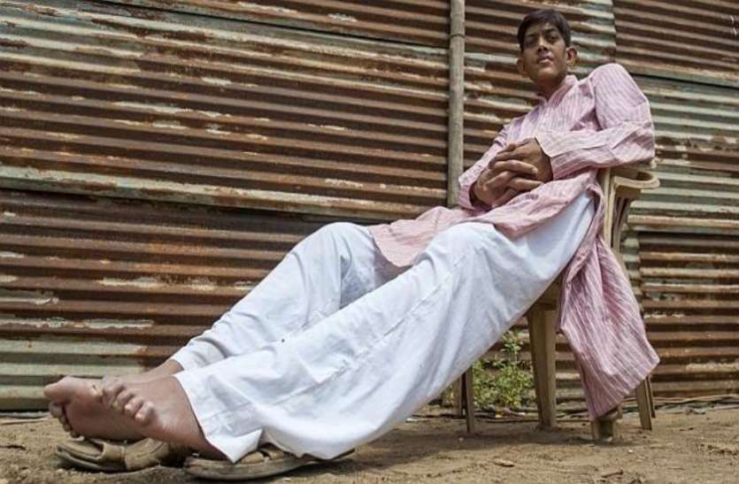 धर्मेन्द्र सिंह भारत के सबसे लंबे व्यक्ति की हाइट बनी उसके लिए अभिशाप, हर रोज झेलनी पड़ रही है ऐसी-ऐसी परेशानियां