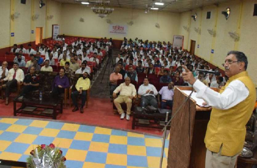 patrika key note my city Program in Jabalpur #Patrika key-note 2018: जब-जब आई आपदा तो सेना ने किया ये... वीडियो में सुनिए ले. जनरल साहनी की जुबानी live