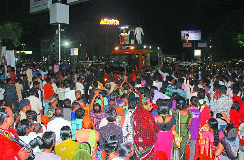cm raaman singh मुख्यमंत्री ने अमर व धरम को दिया ग्रीन सिग्नल पांडेय की बात छेड़ राजू को डाल दिया सांसत में
