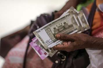 Rupee vs Dollar Rupee vs Dollar