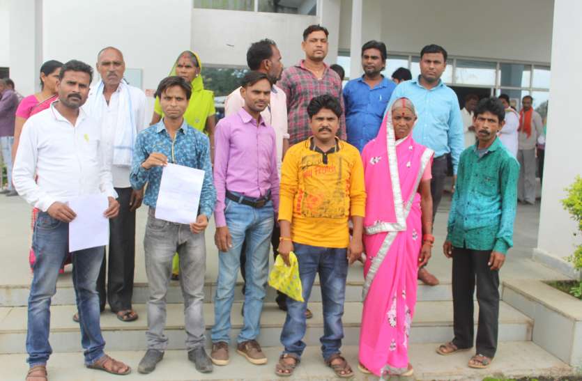 balaghat प्रधानमंत्री आवास योजना का लाभ दिलाने गुहार