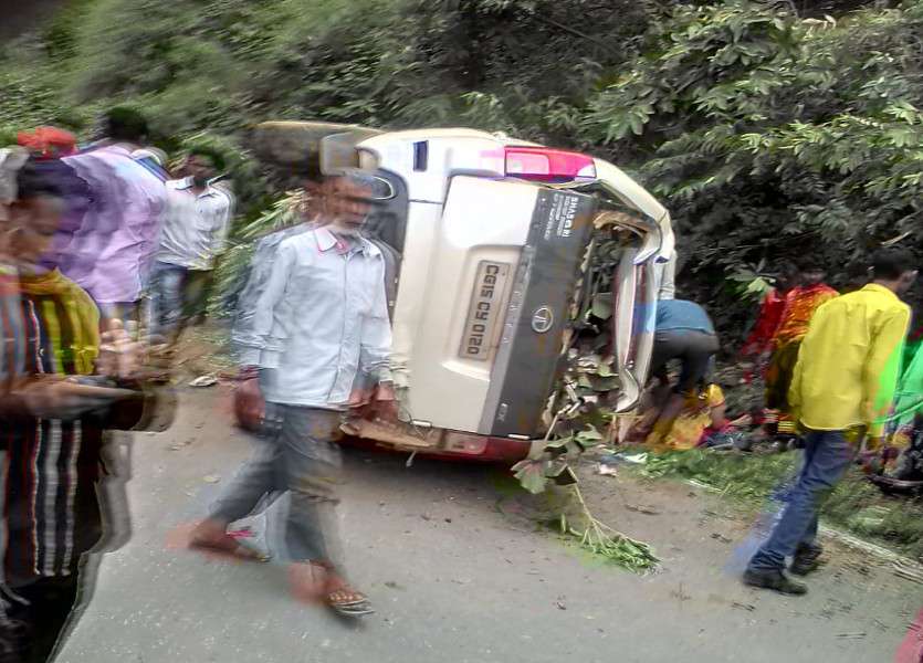 Safari accident in Mainpat