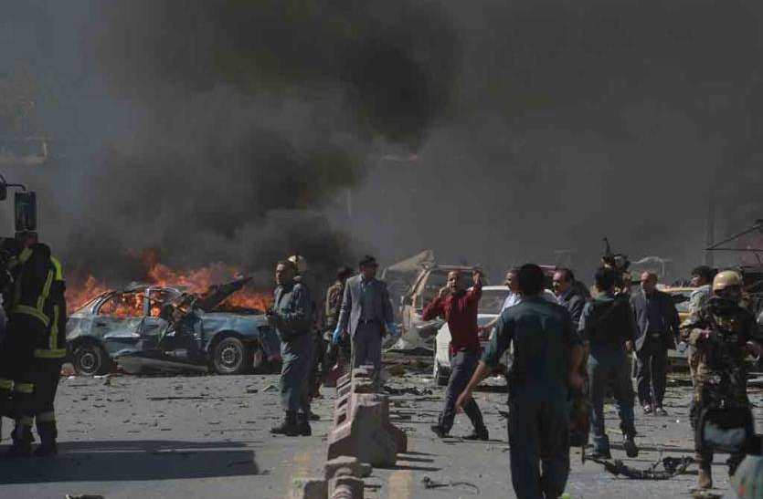 kabul blast अफगानिस्तान बम धमाकों में मरने वालों की संख्या 20 हुई, राष्ट्रपति ने कहा- मानवता के खिलाफ अपराध