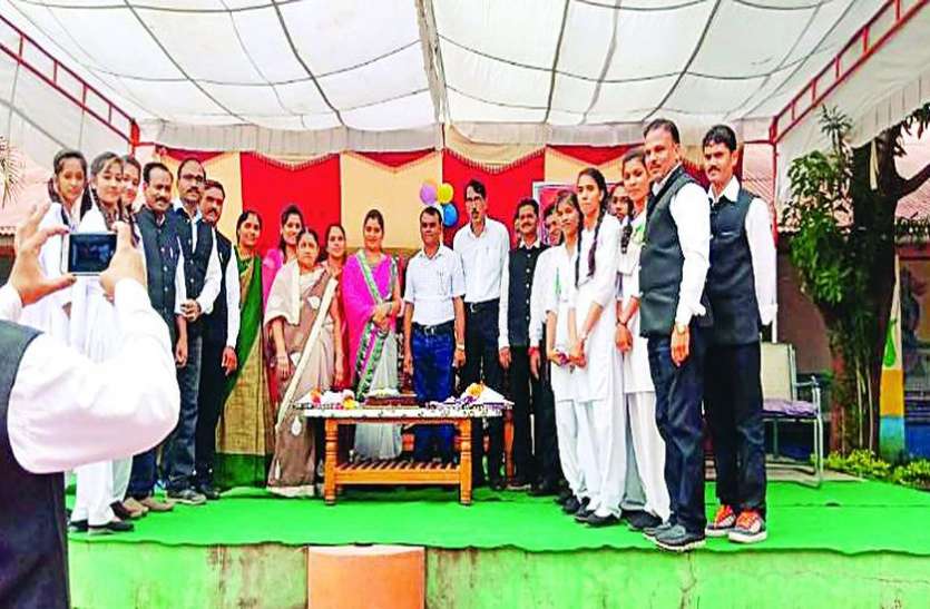 aazadnagra teachers day celebration विद्यार्थियों ने किया सम्मान