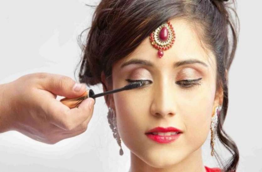 Beauty Parlour GST लागू होने के बाद घटा ब्यूटी पार्लर का कारोबार, संचालिकाएं परेशान